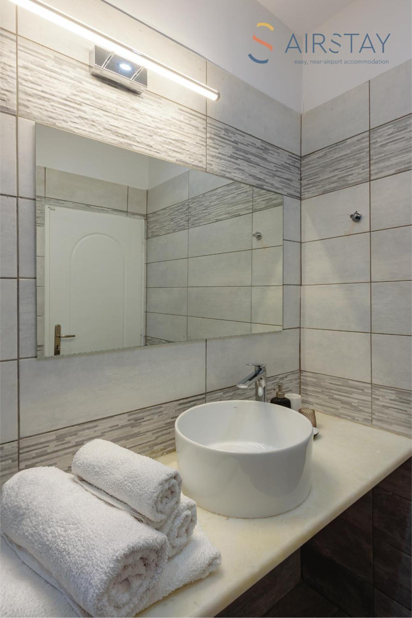 Ryze Apartments Airport By Airstay Αρτέμιδα Εξωτερικό φωτογραφία